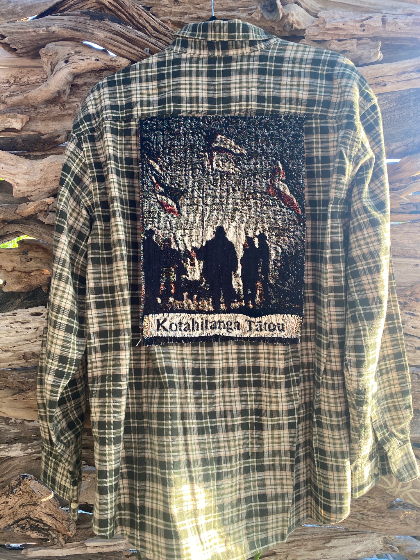 WHAKAAHUA - Tū māia